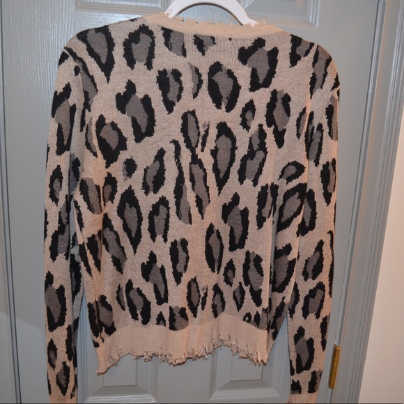 Cheetah print sweater - Picture 2 of 2